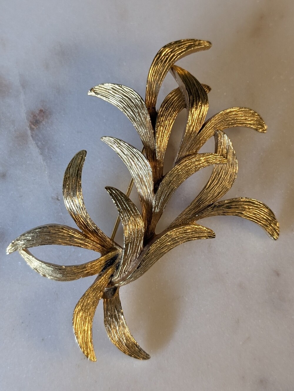 Vintage Gold Leaf Motif Brooch